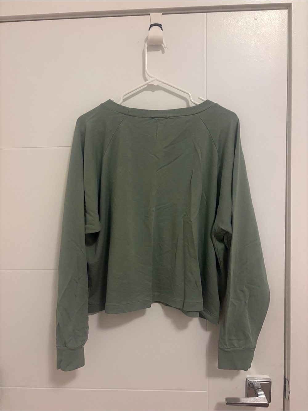 Vetta Raglan Sweatshirt - Picture 3 of 5